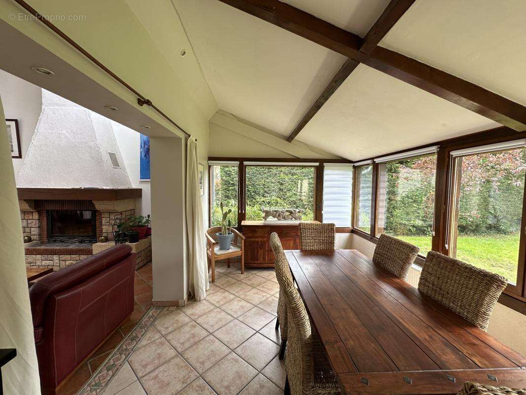 Maison à HOUDAN