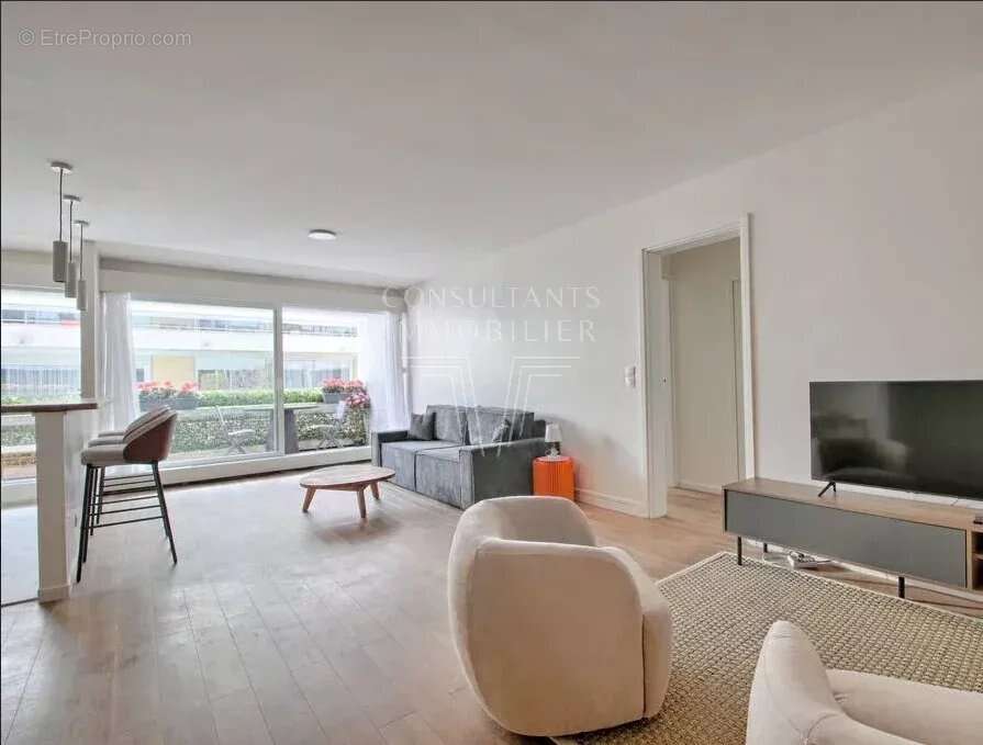 Appartement à PARIS-7E