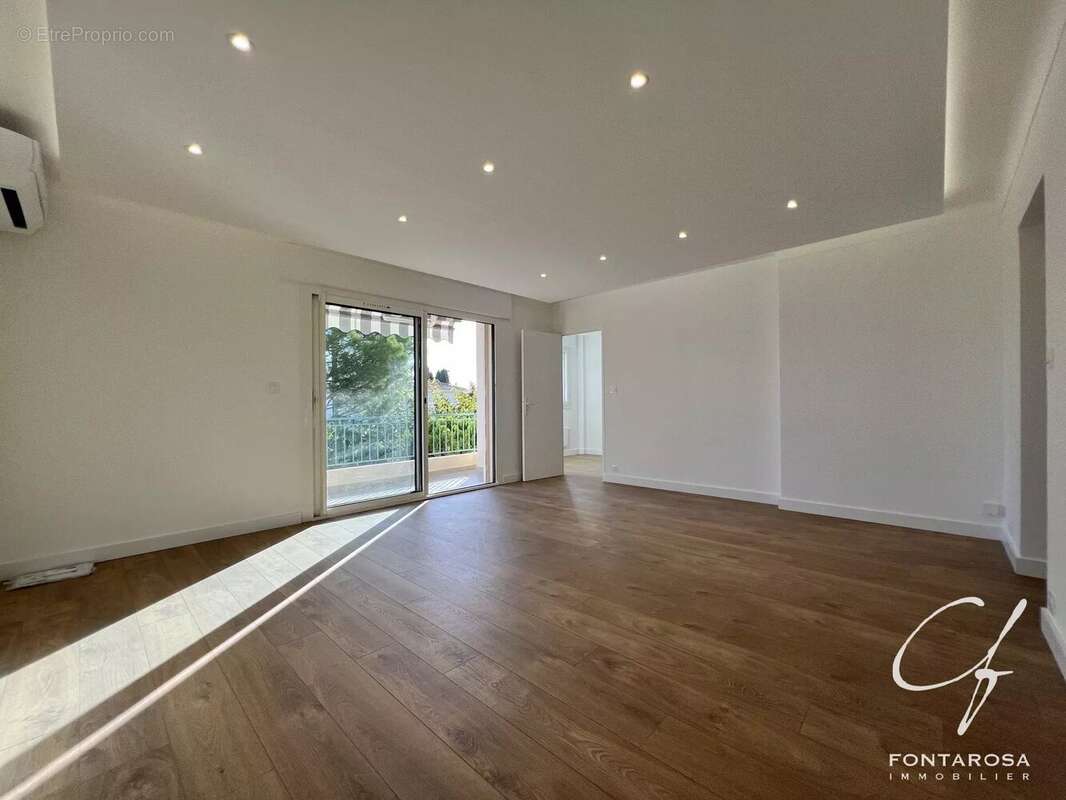 Appartement à FREJUS