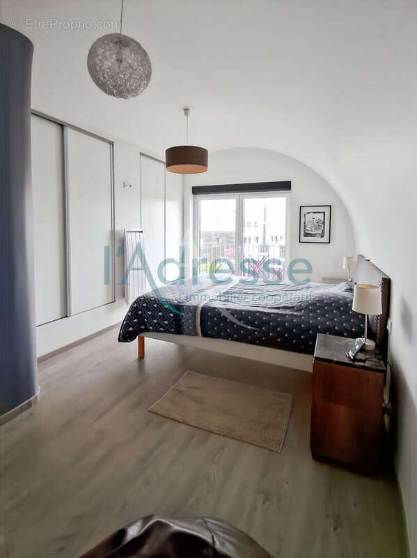 Maison à SURESNES
