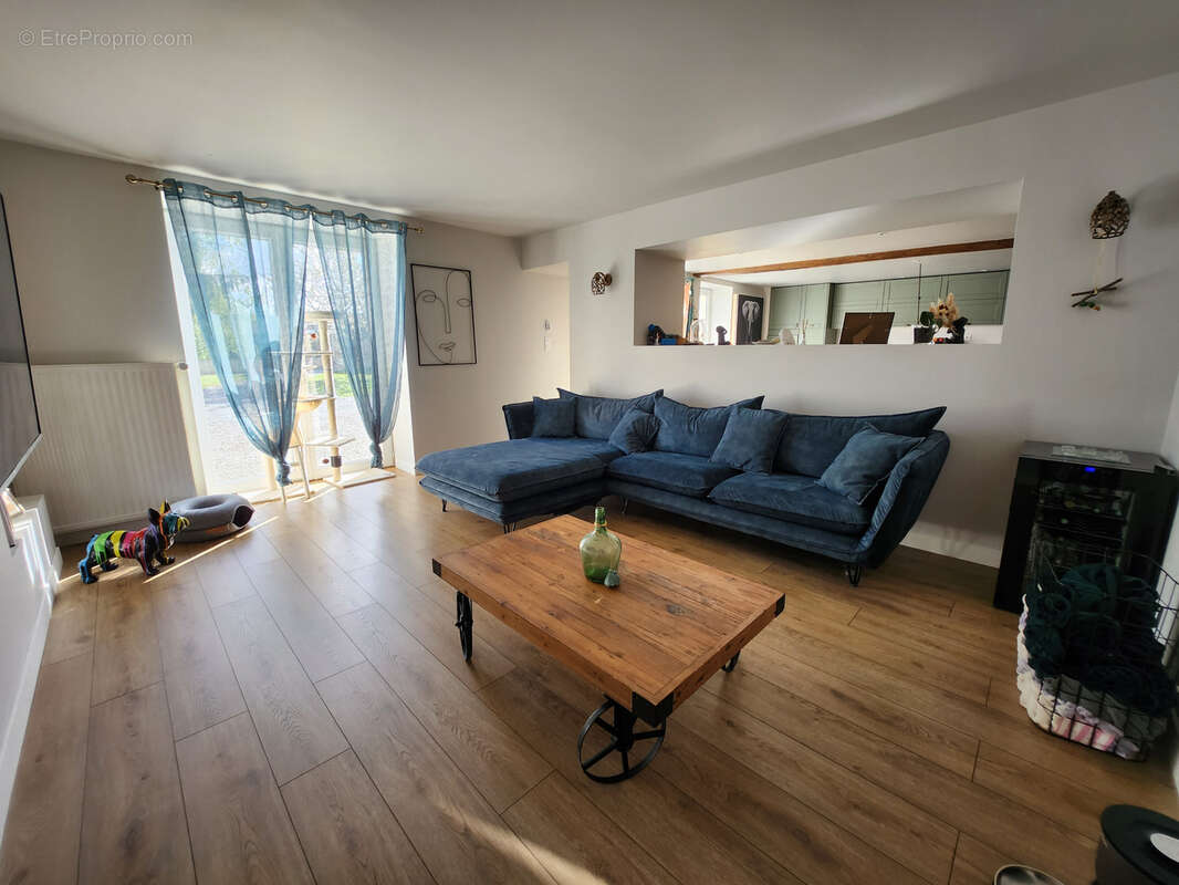 Maison à SAINTE-GEMME-LA-PLAINE