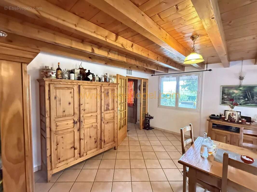 Maison à MOYE