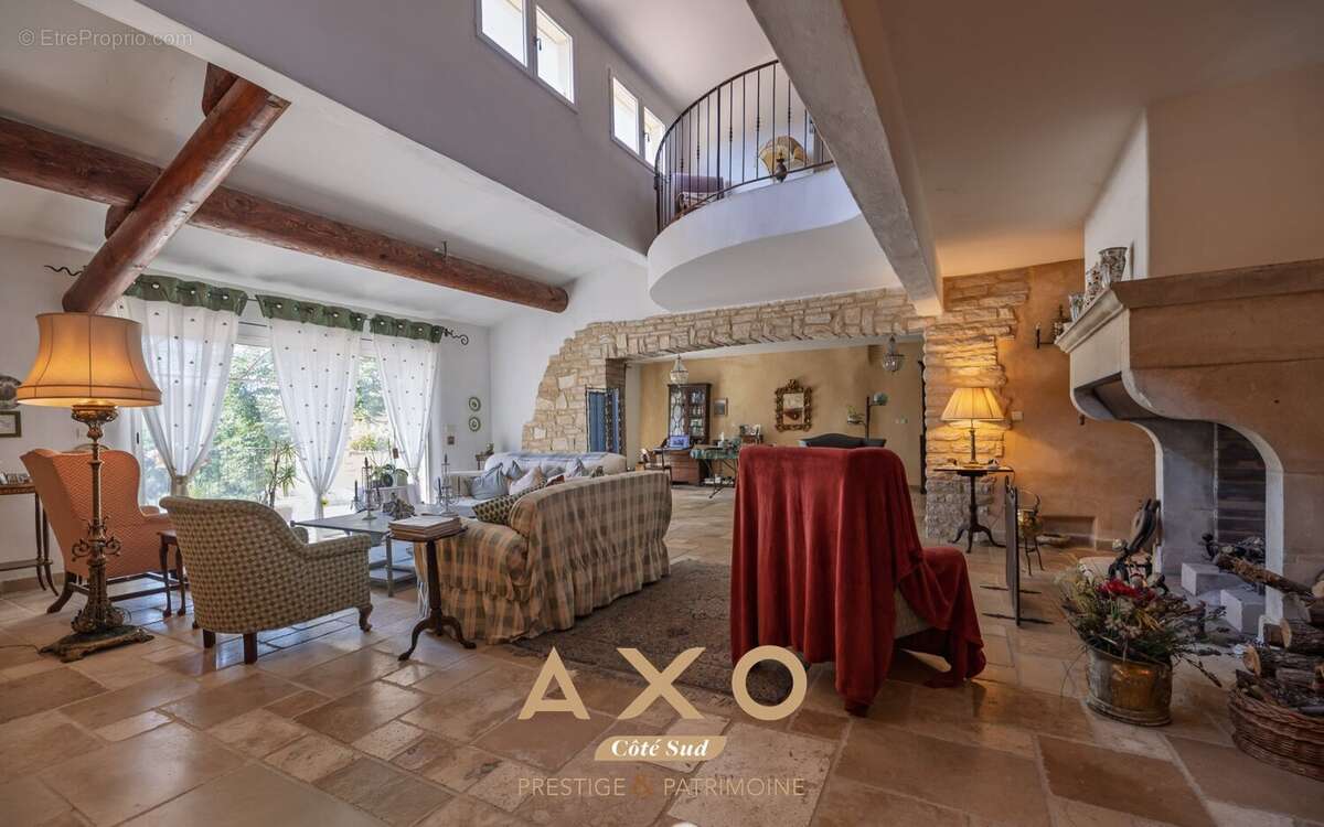 Allemagne-en-provence - bastide - 696 m² - 5 habitations - piscine 15x7 - terrain 1 ha - 995 000  - photo 10