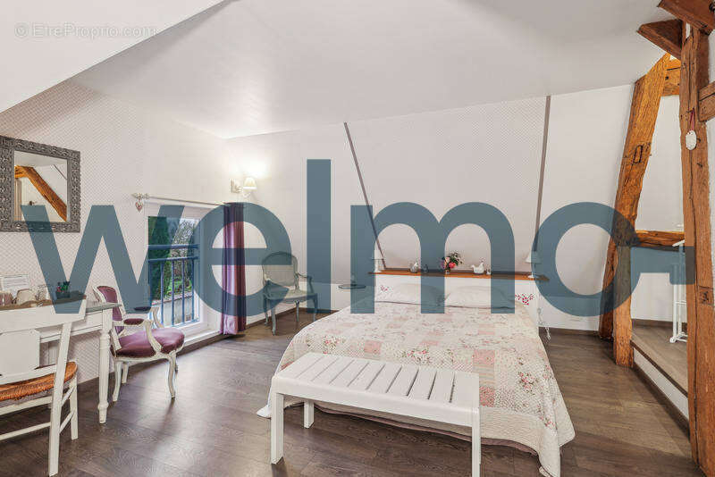 Maison à LA CROIX-SAINT-LEUFROY