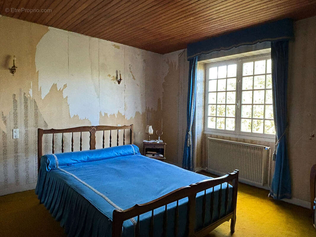 Maison à SAINT-PIERRE-D'EXIDEUIL