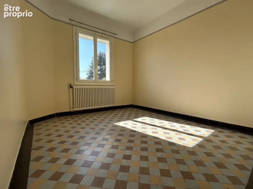maison 4 chbres sur 1000 m² et dépendances - photo 8