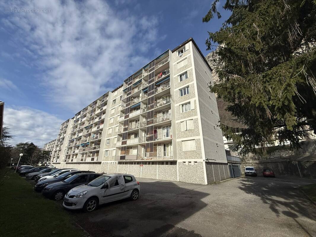 Appartement à SAINT-MARTIN-LE-VINOUX