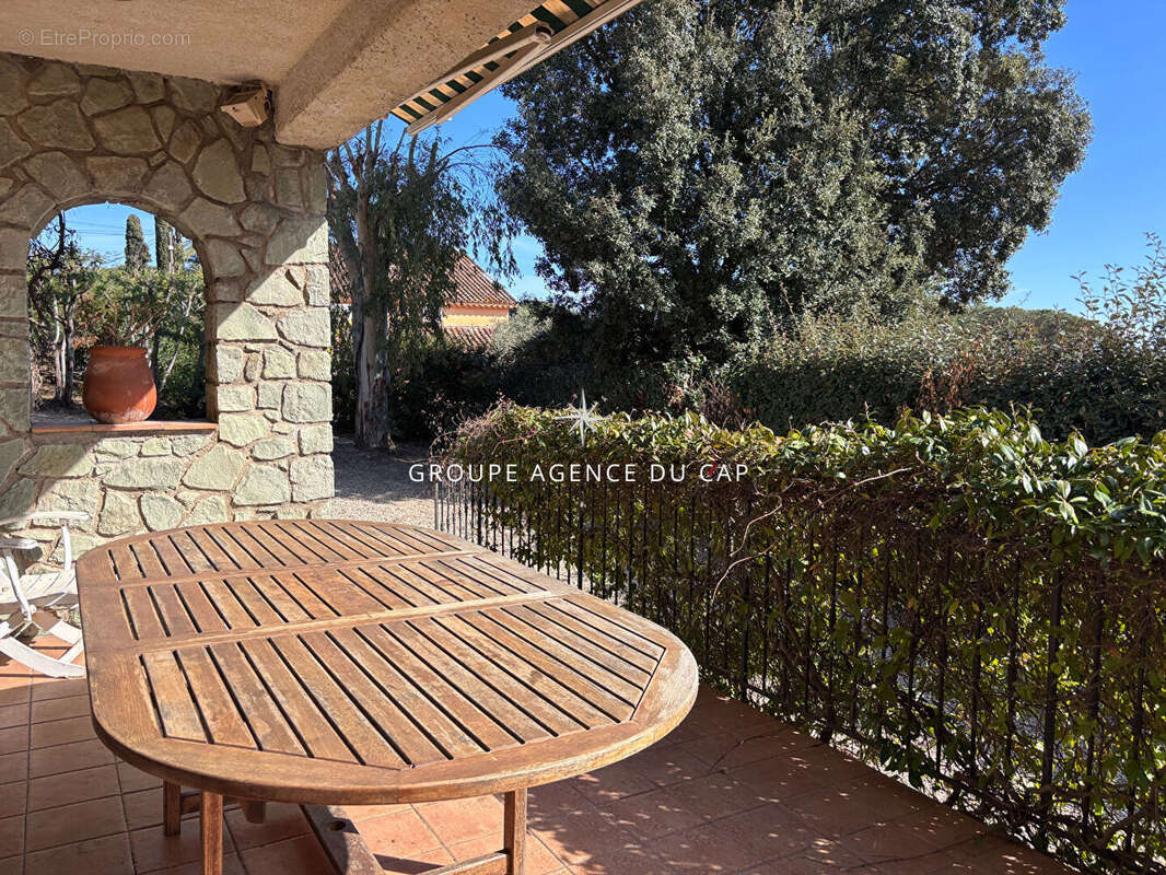 Maison à LES ISSAMBRES