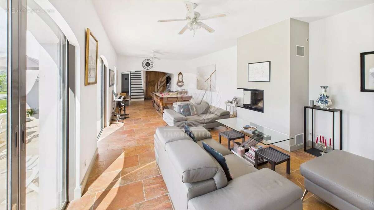 Maison à PLAN-DE-LA-TOUR