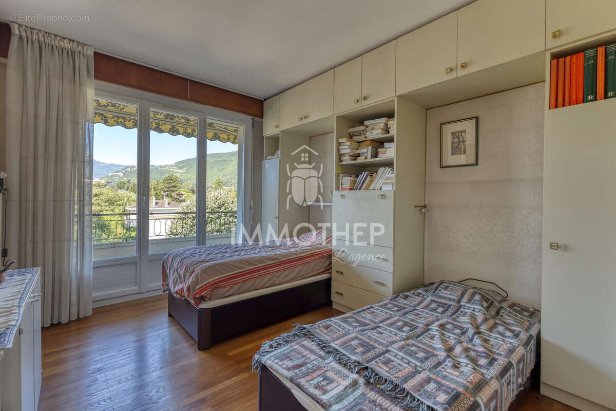 Appartement à MEYLAN