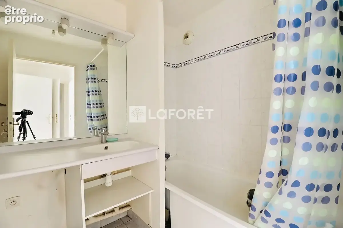 Appartement St Ouen 3 pièce(s) 53 m2 - photo 9