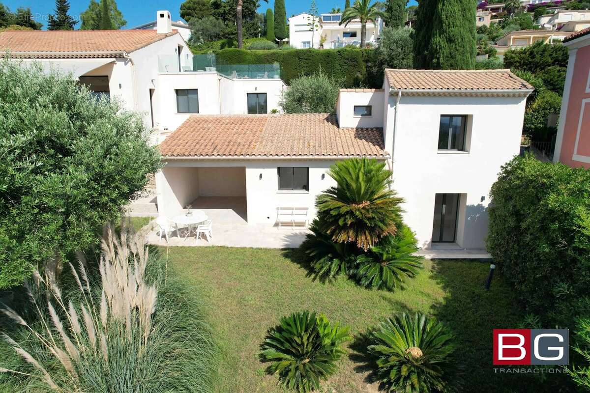 Maison à VALLAURIS