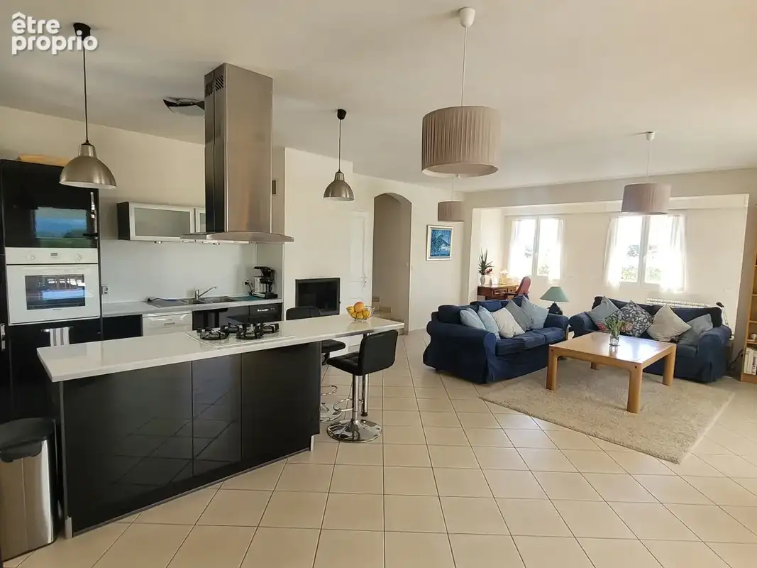 Belle villa spacieuse avec piscine et vues. - photo 9