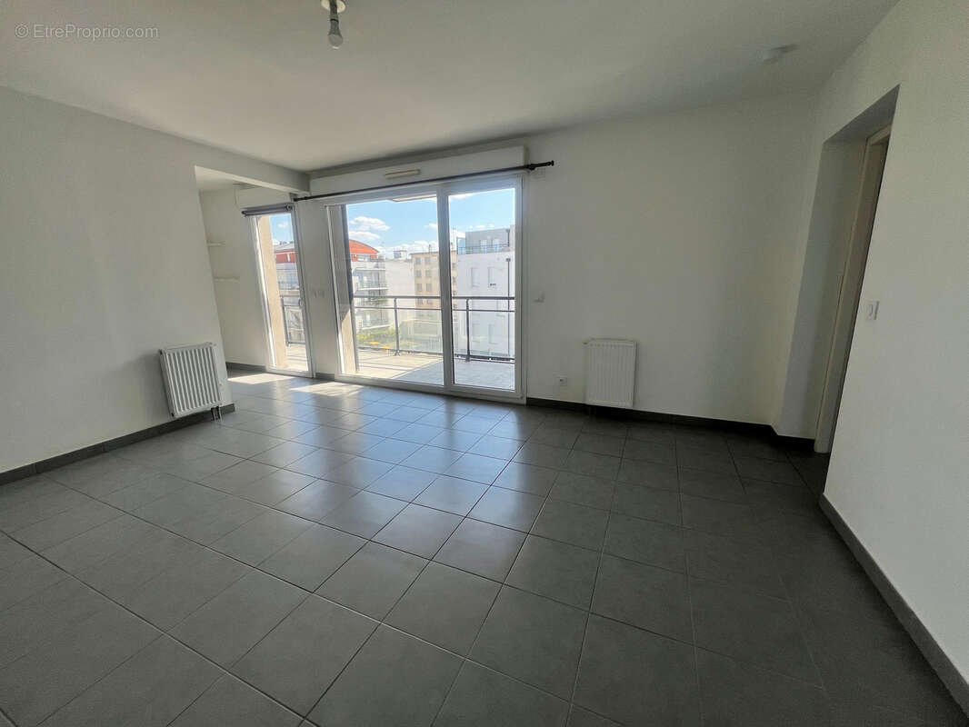 Clairmarais gare centre - appartement moderne type 2 de  50m2 + terrasse  + parking couvert - photo 6