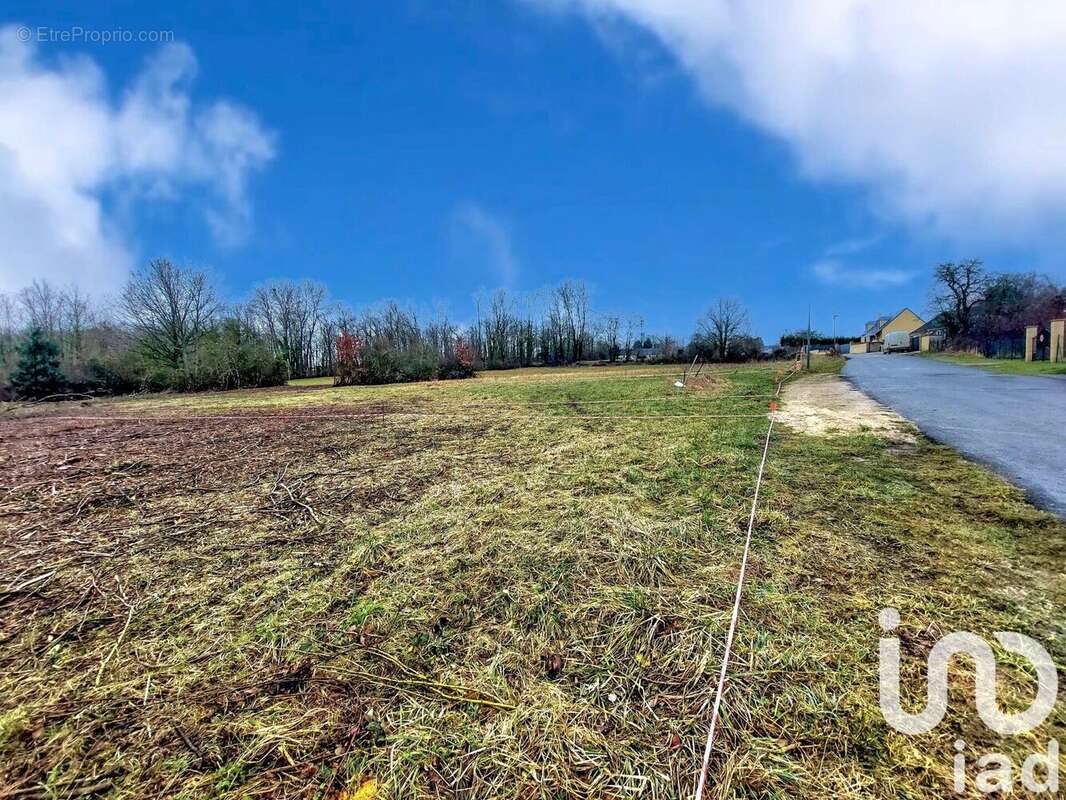 Terrain 3738 m² à Jouy-Sur-Morin  - photo 4