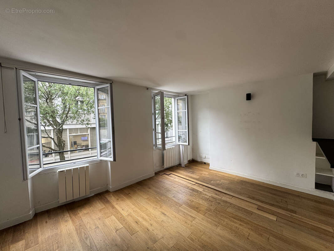 Appartement à PARIS-3E