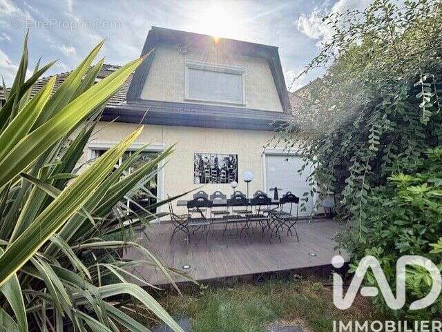 Photo 3 - Maison à GARCHES