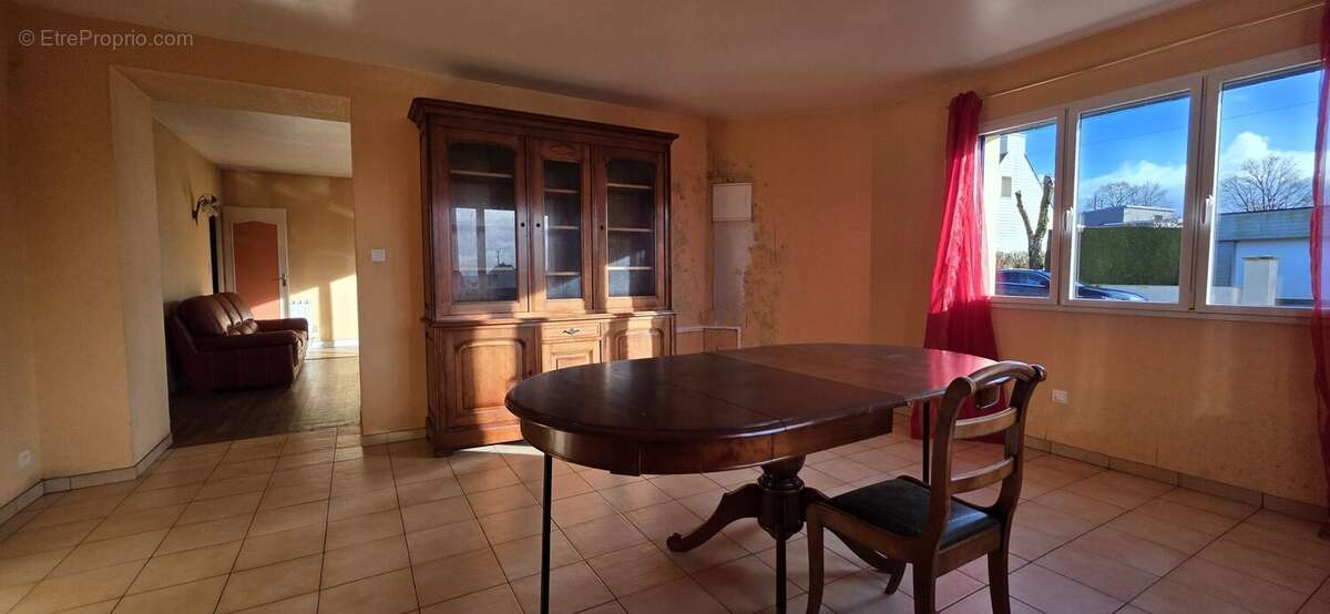 Maison à NOYAL-PONTIVY