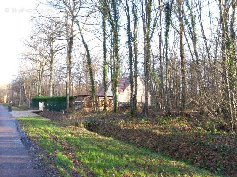 Terrain à SAINT-HILAIRE-LES-ANDRESIS
