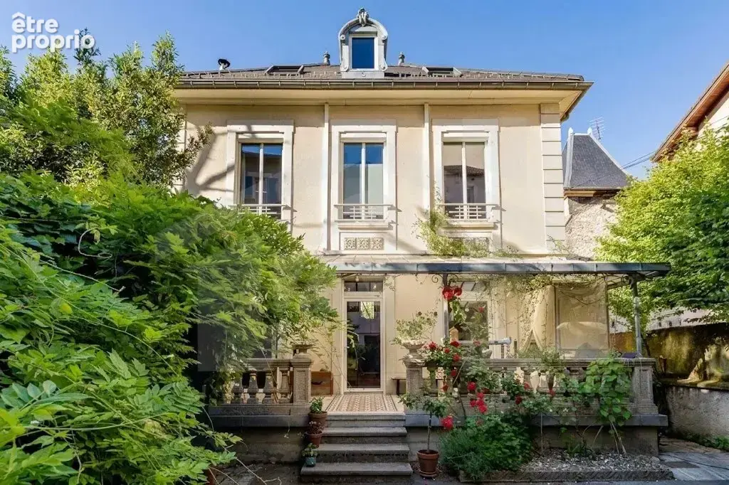Maison de caractere en plein du quartier championnet - photo 1