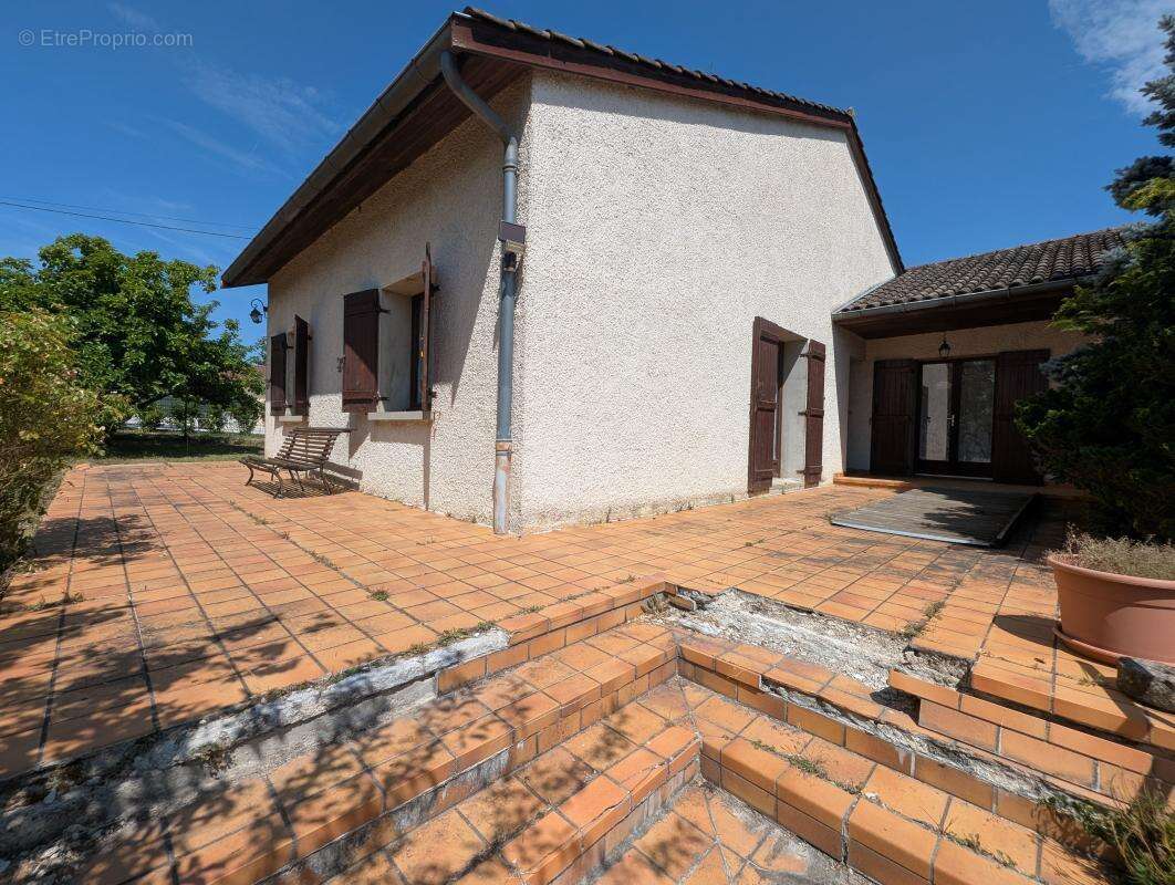 NOUVEAUTE - Maison T4 avec jardin et garages - A vendre - photo 17