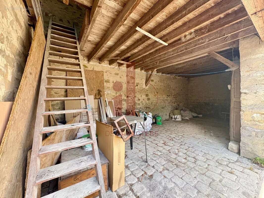 Maison à SAINT-MARTIN-EN-BIERE