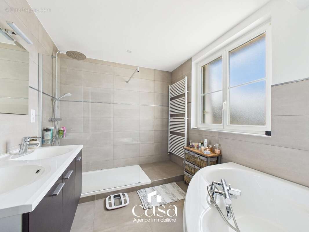 Appartement 100 m² à Montamy  - photo 4