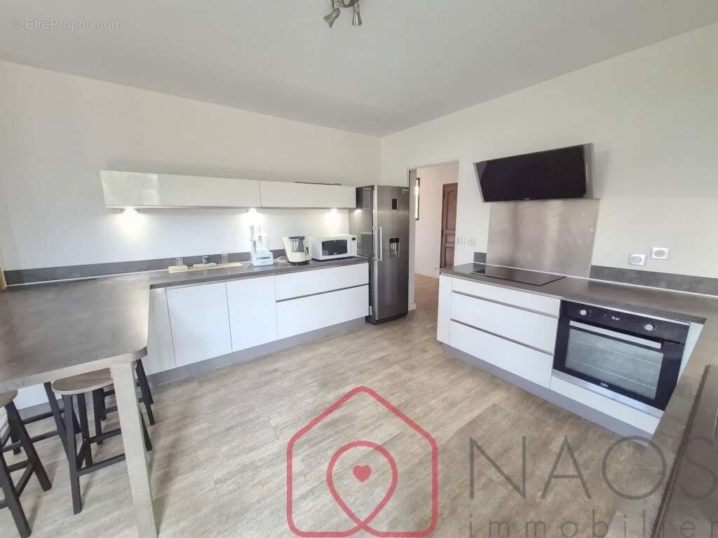 Oraison, villa 165 m², 5 chambres, piscine et garage - photo 10