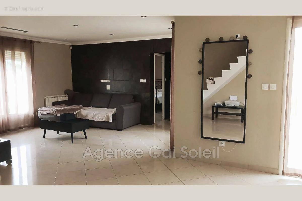 Maison à NISSAN-LEZ-ENSERUNE