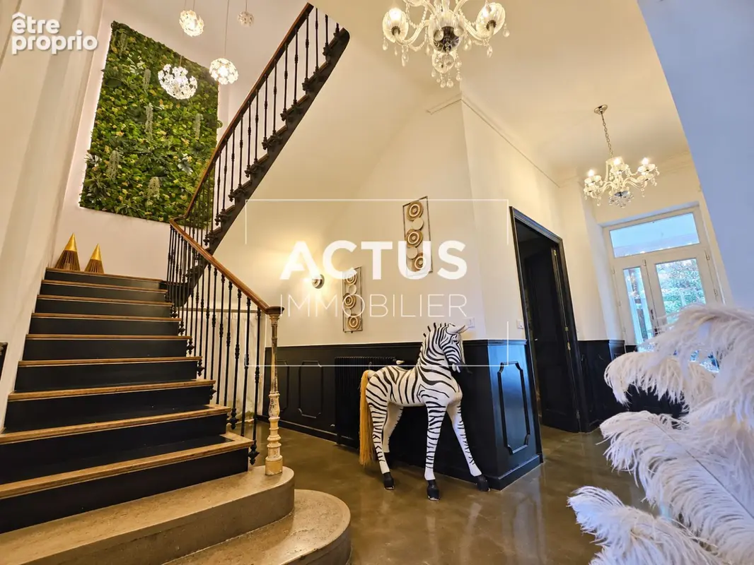 Maison 7 pièces 214 m² à vendre à Salon-De-Provence (13300) - photo 9