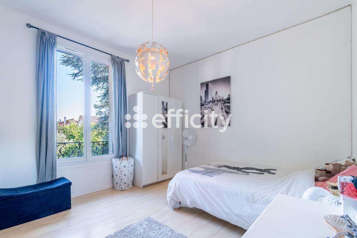 Maison à VILLENEUVE-LE-ROI