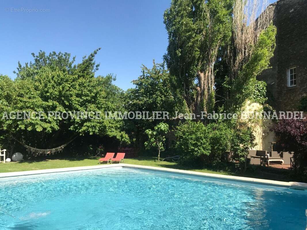 Maison à SUZE-LA-ROUSSE