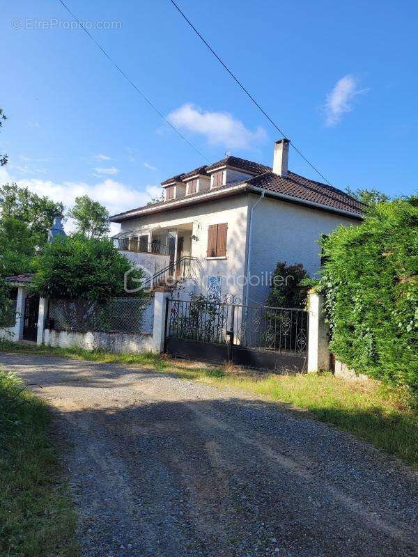 Maison à LA SALVETAT-SAINT-GILLES