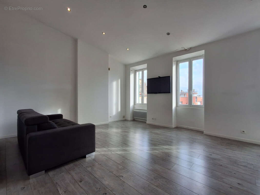 Appartement à MARSEILLE-2E