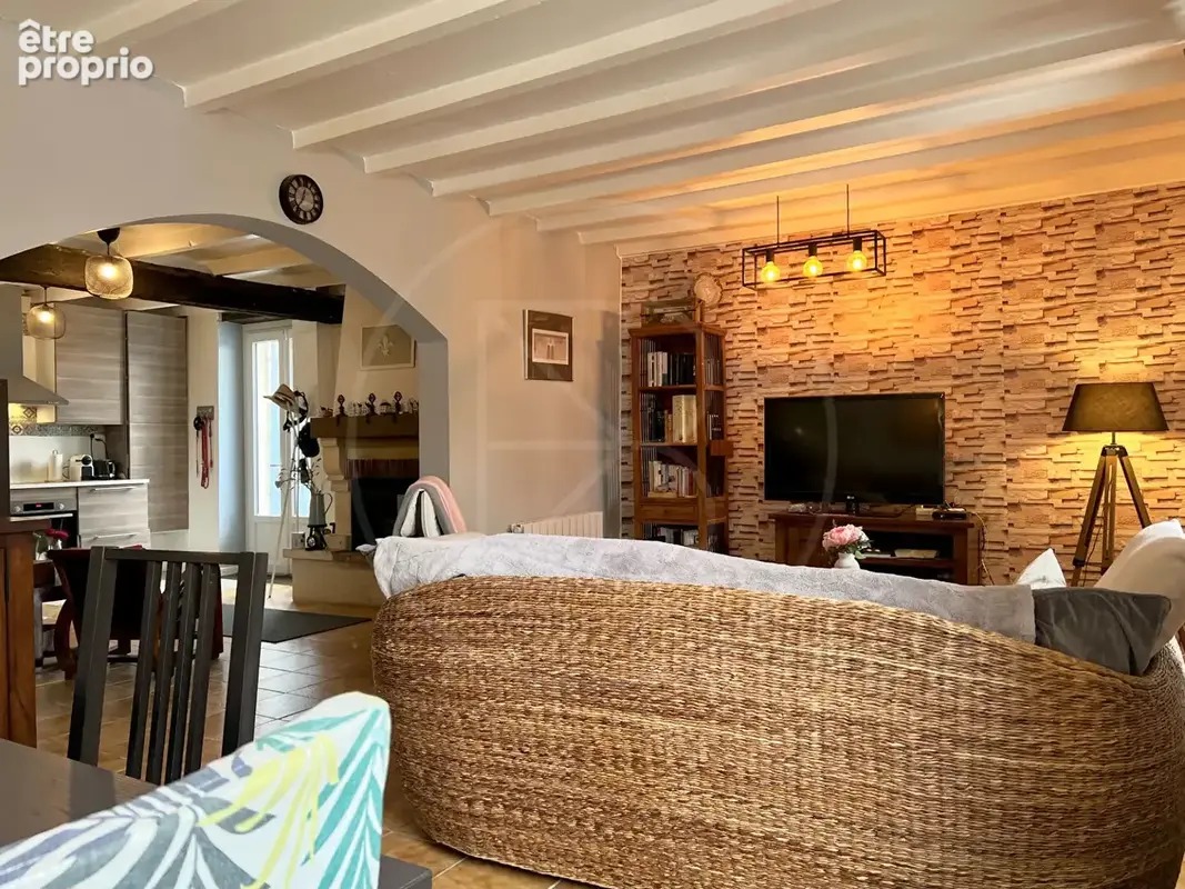 Charmante maison en pierre avec vue sur la vallée et un véritable potentiel équestre - photo 5