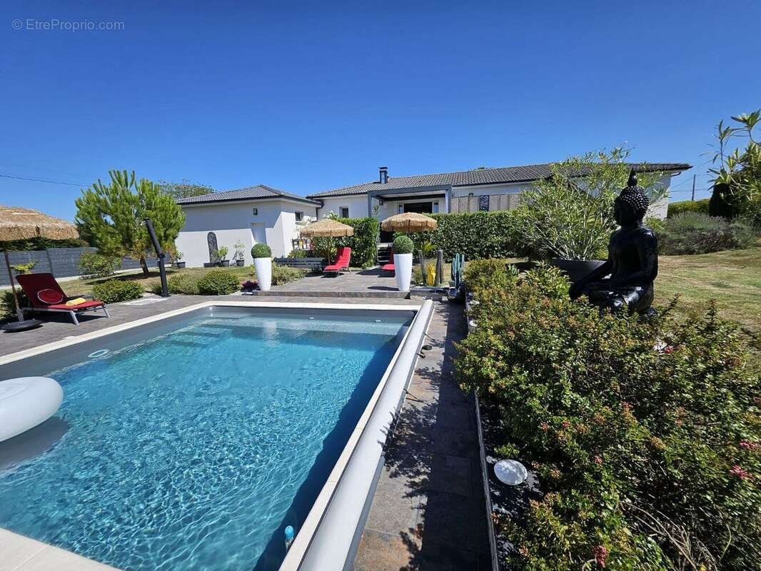 Maison à LA CHAPELLE-GONAGUET