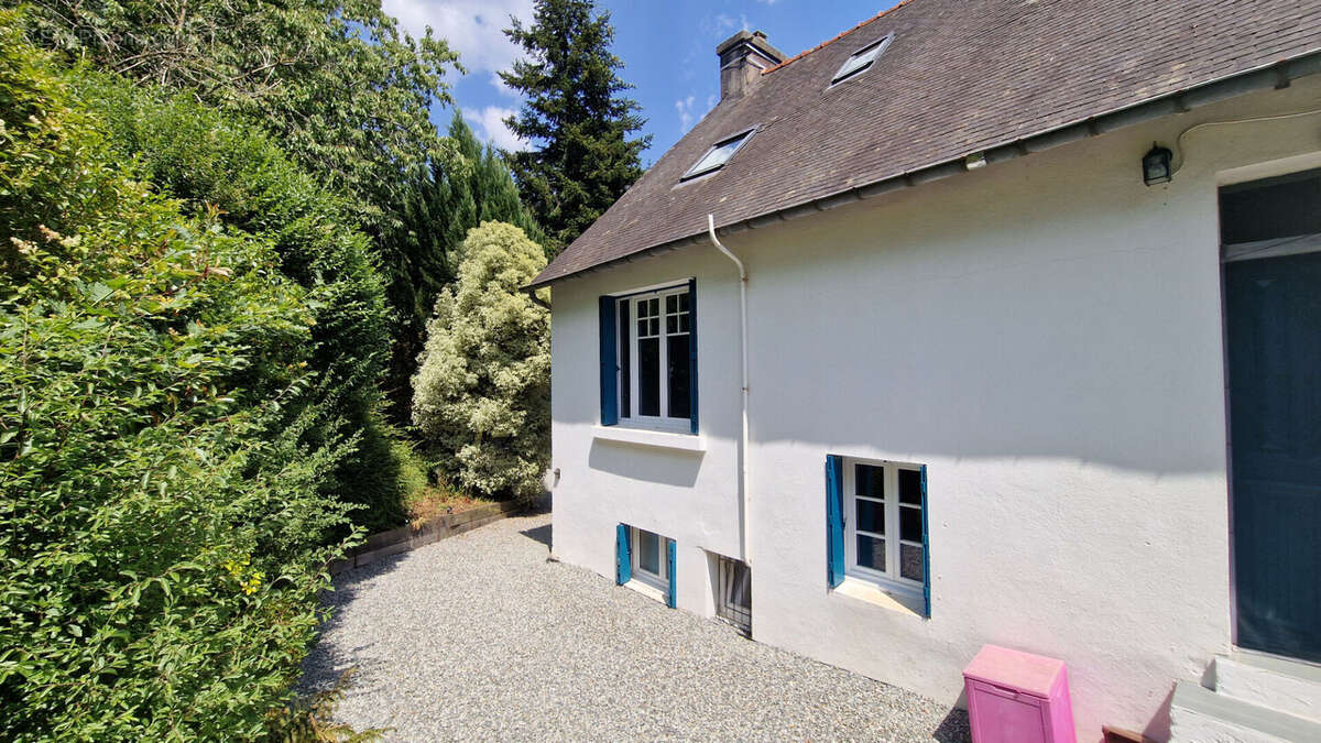 CÔTES D'ARMOR Belle maison rénovée de 4 chambres avec jardin, terrase, à proximité d'une rivière et d'un site prisé pour de natu - photo 11