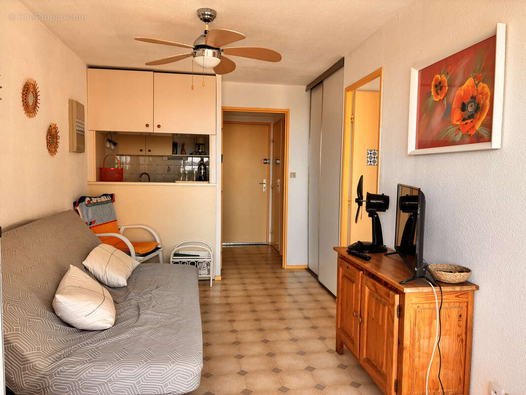 GRUISSAN - RIVE DROITE Appartement de type 2 avec loggia et place de parking privative - photo 8