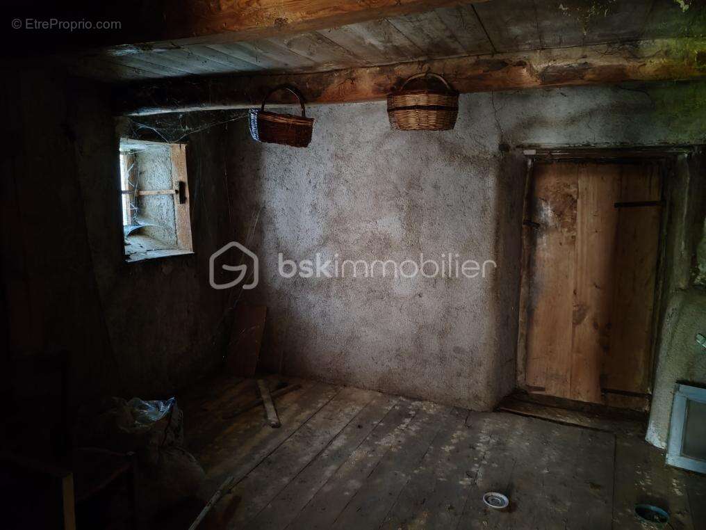 Maison à MARSAC-EN-LIVRADOIS