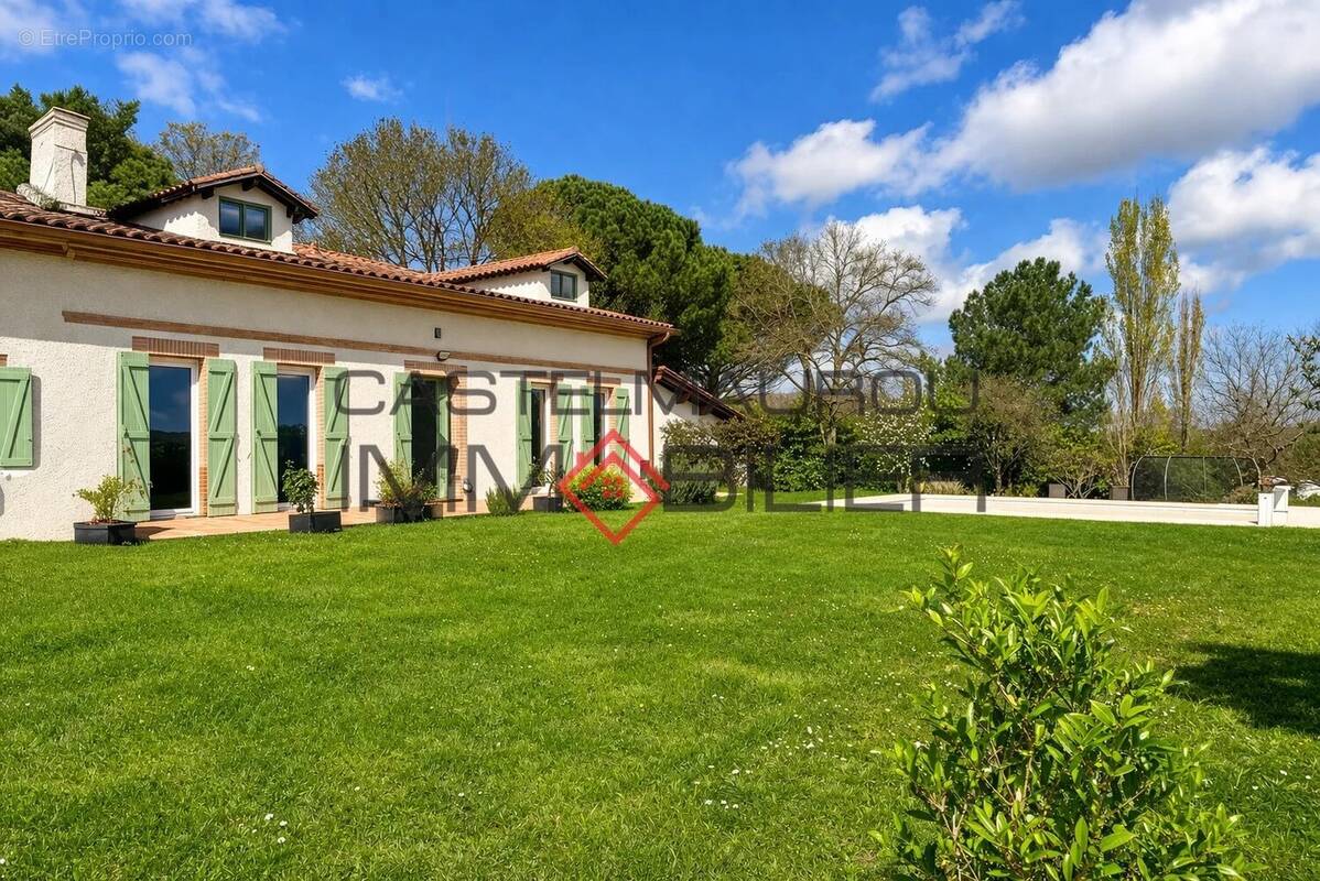 Maison à LAPEYROUSE-FOSSAT