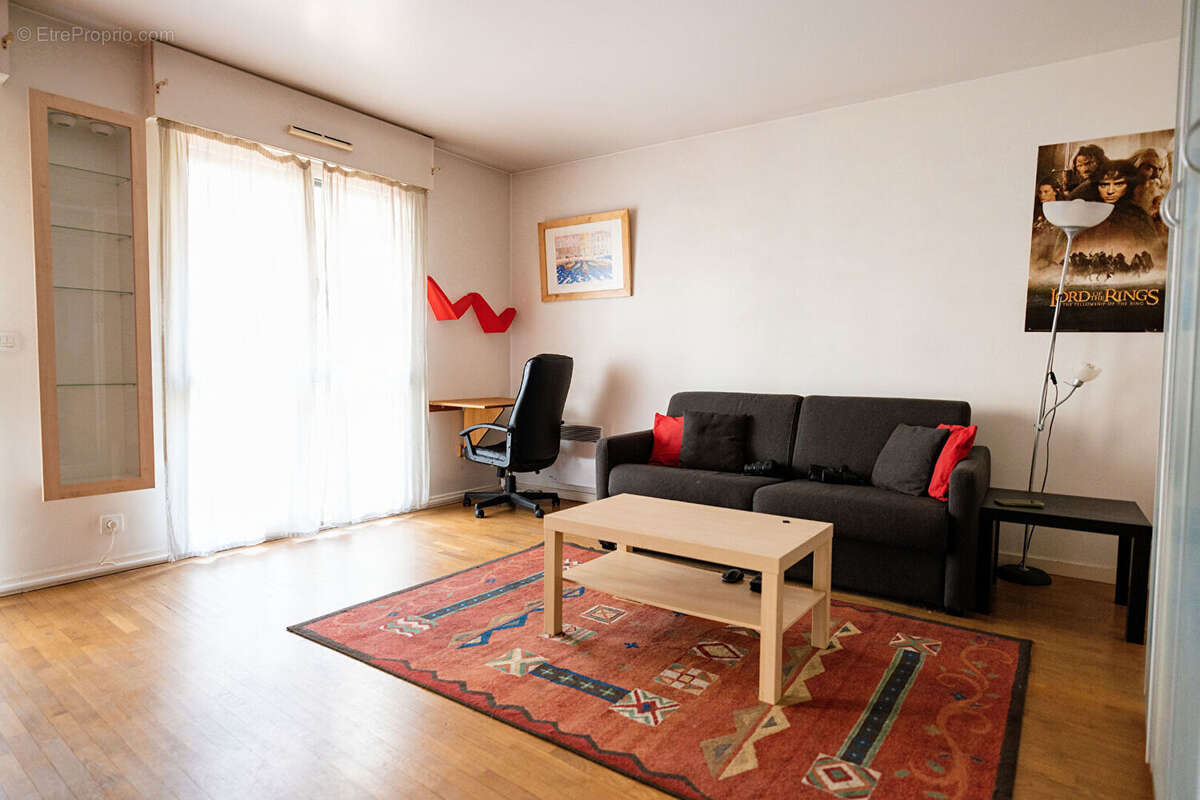 **Studio 29,6 m² avec parking et cave à 4 min à pied du métro Mairie d'Issy** - photo 2