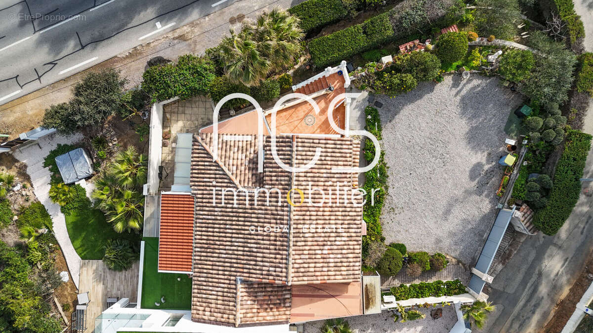 Maison à LES ISSAMBRES