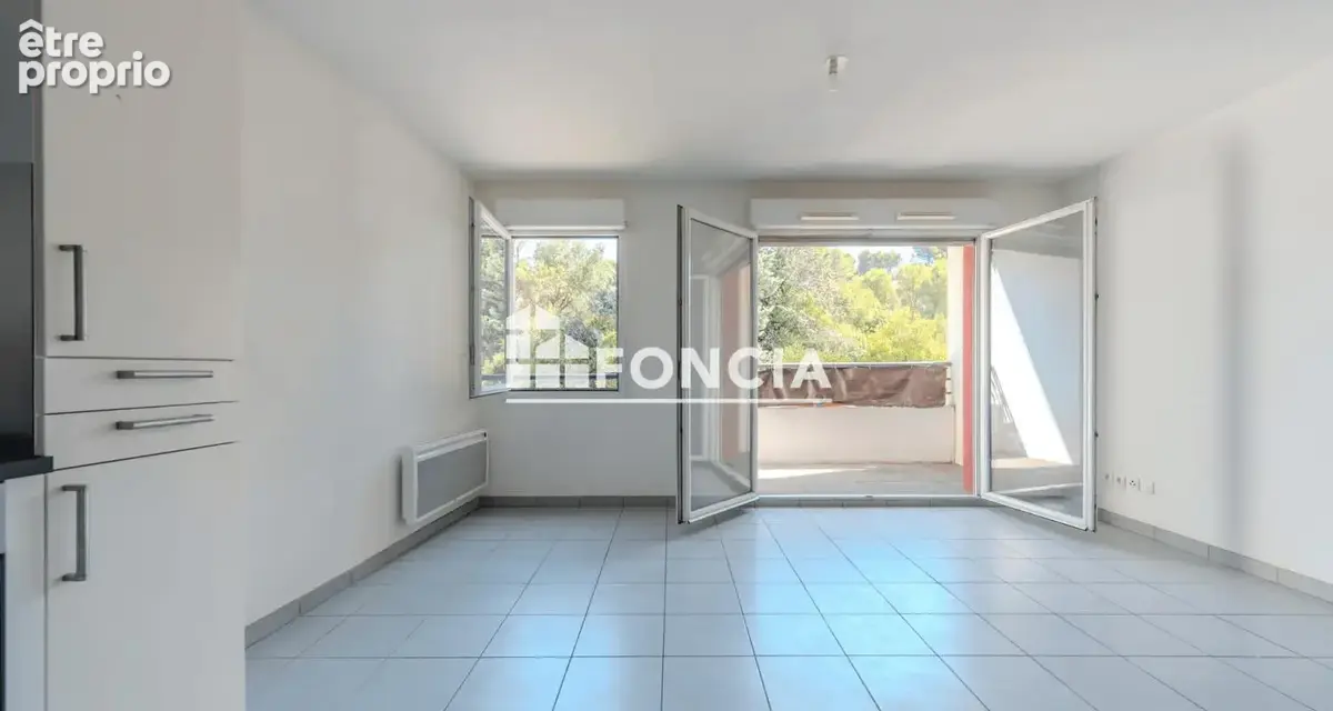 Appartement t3 avec terrasse et parking - photo 2