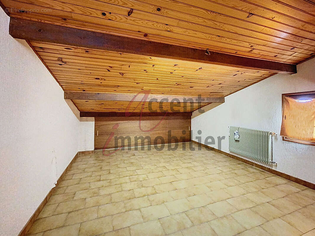 Maison à ROBION