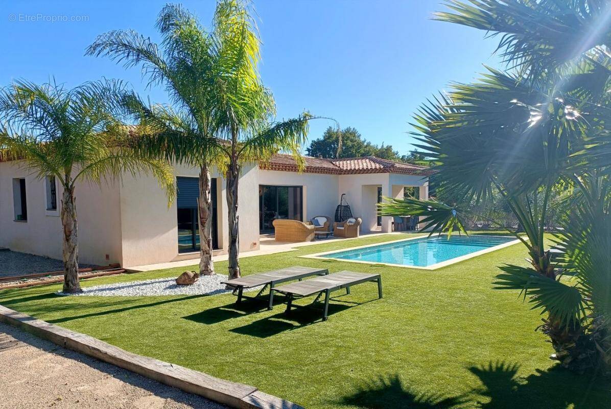 Maison à PLAN-DE-LA-TOUR