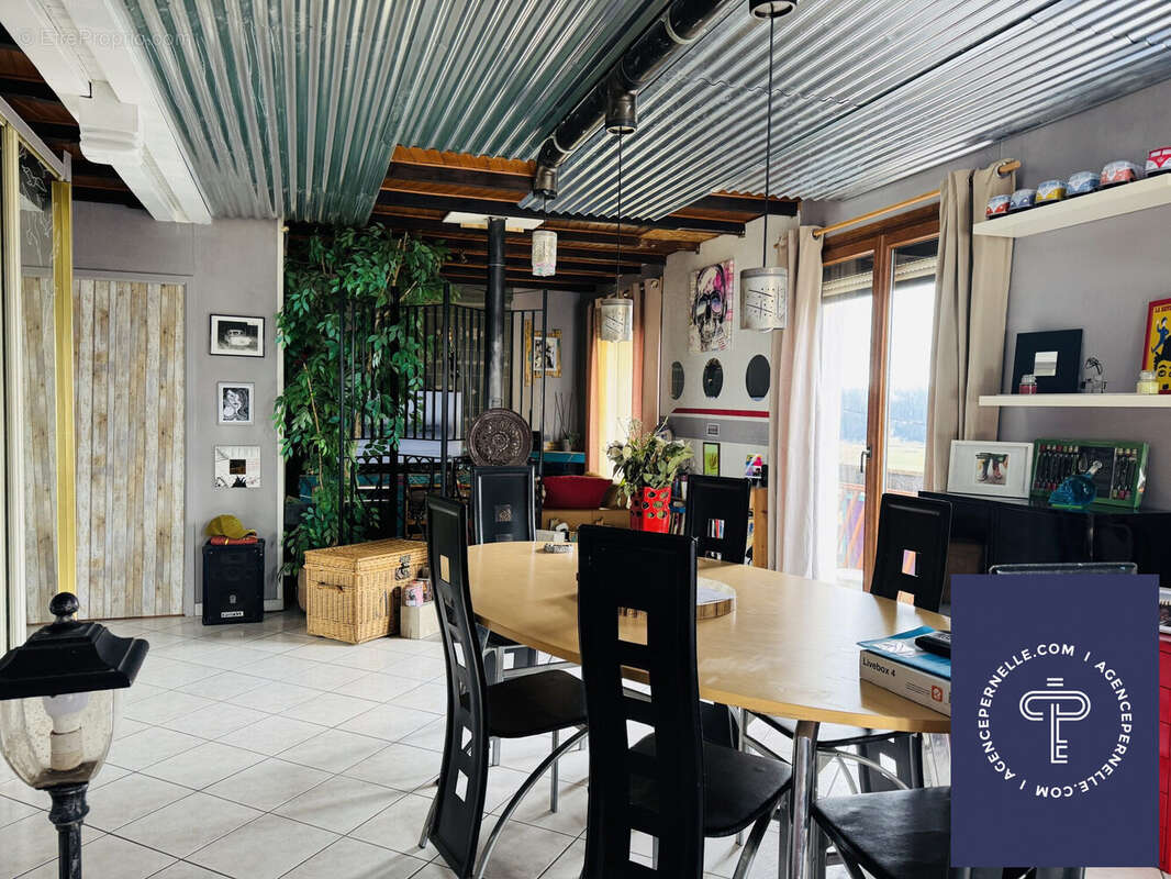 Maison à ORCHAMPS-VENNES