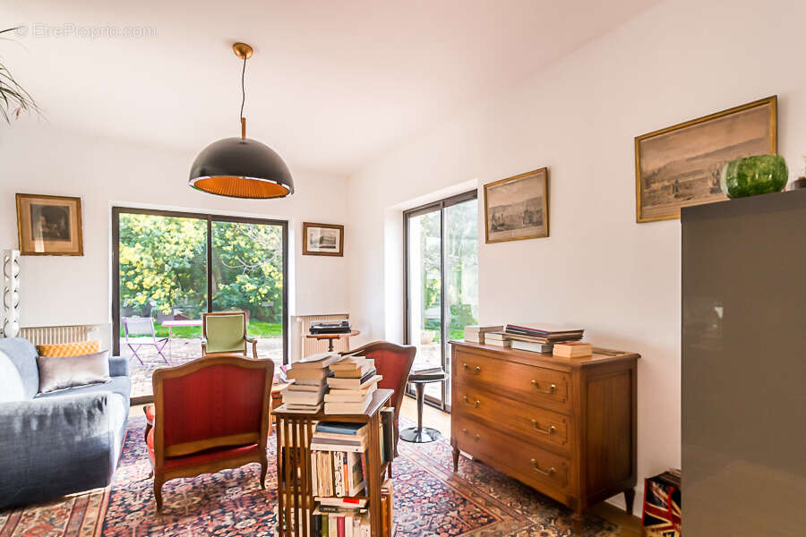 Maison à SAINTE-COLOMBE-EN-BRUILHOIS