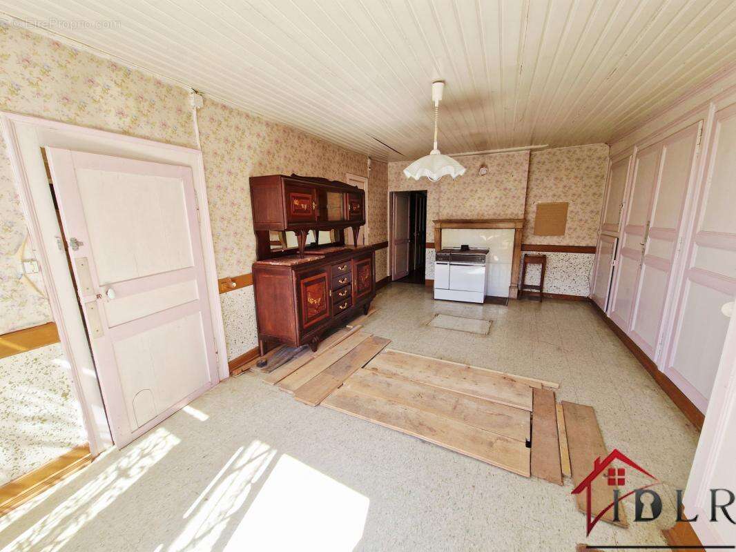 Maison à TERRE-NATALE