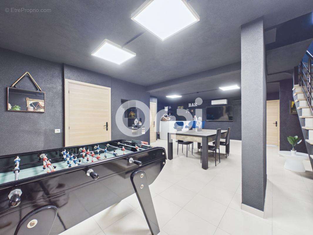 Maison à LA ROQUETTE-SUR-SIAGNE