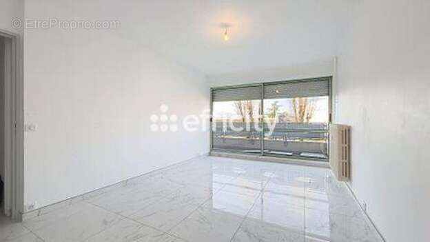 Appartement à LE PEAGE-DE-ROUSSILLON